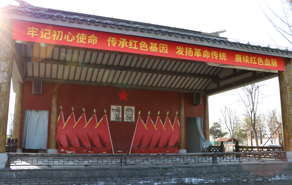 4 4